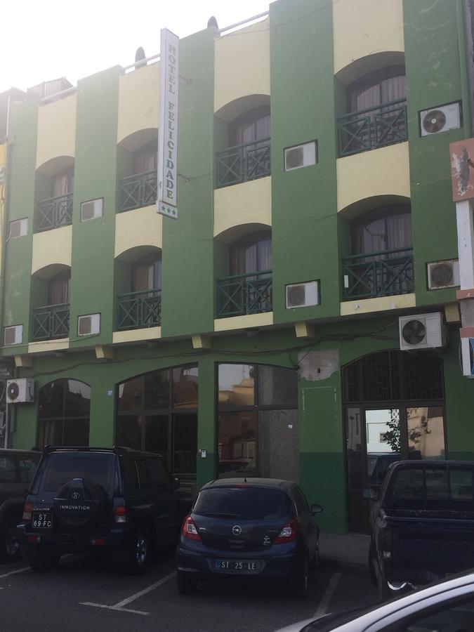 Felicidade Hotel プライア エクステリア 写真